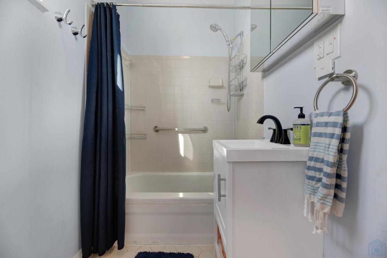Historic Petworth Homestay Washington Bagian luar foto